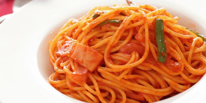 スパゲッティ「ナポリタン」と「イタリアン」の違いは?